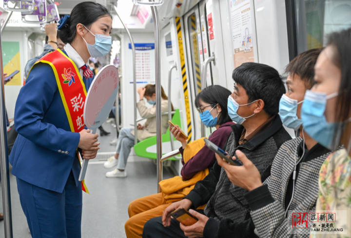 女子地铁丢手机有关新闻女子拒绝配合安检大闹地铁站